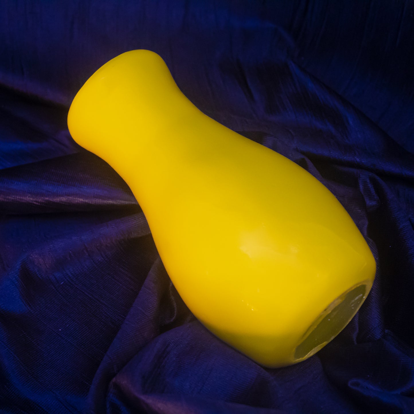 Vastu Vase Jaune 